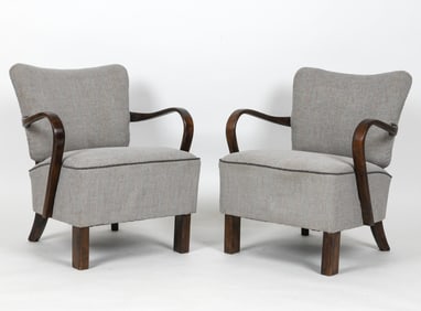 ATTR. JINDRICH HALABALA BEECH ARMCHAIRS C. 1950S