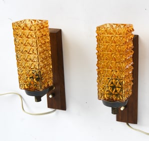 ATTR. MS BELYSNING TEAK, BRASS & GLASS SCONCES