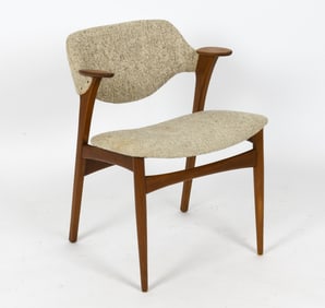 COWHORN STYLE DANISH TEAK ARMCHAIR C. 1960S