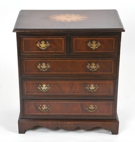 PETITE GEORGIAN STYLE MAHOGANY CHEST OF DRAWERS