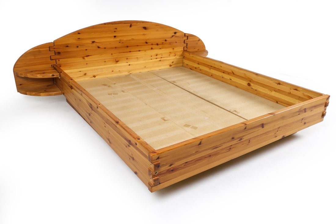 STYLE OF WILHELMSSON PINE KING BED FRAME (1 of 11)