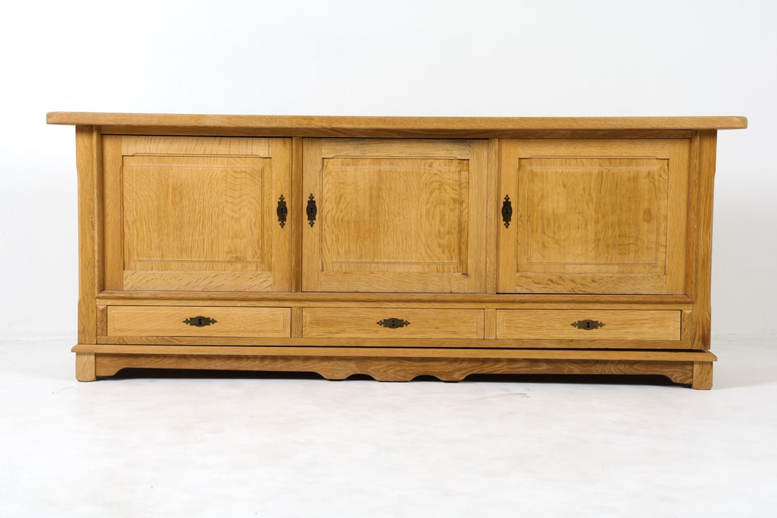 HENNING KJAERNULF STYLE DANISH OAK SIDEBOARD 1970S (1 of 9)