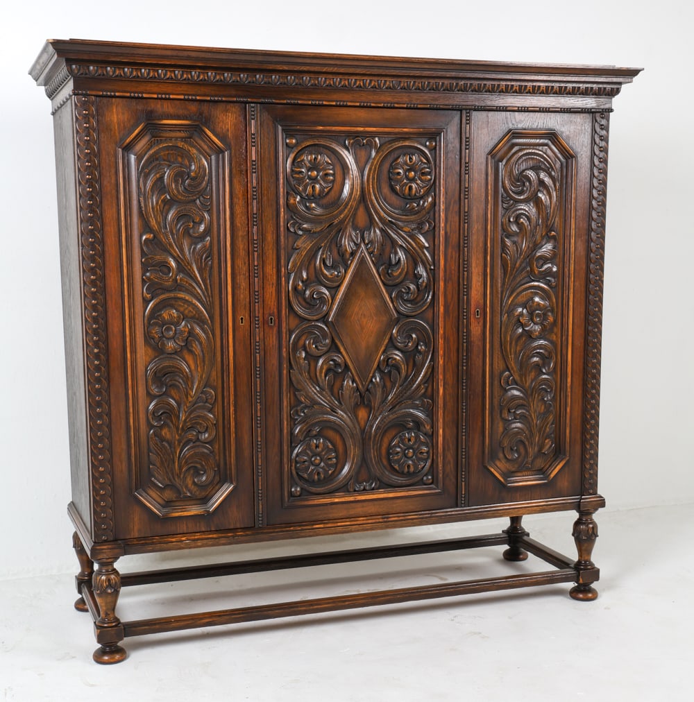 ANTIQUE BAROQUE STYLE DANISH OAK HIGHBOARD C.1940S (1 of 17)