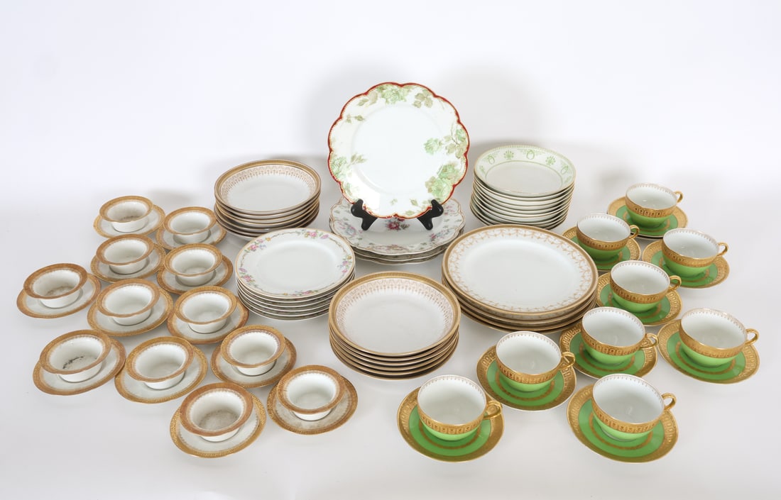 LARGE LIMOGES PORCELAIN GROUPING (1 of 18)