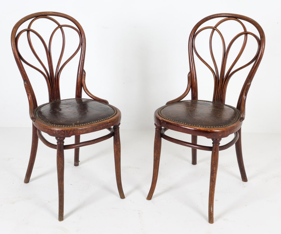 PAIR OF THONET MODEL 25 BEECH SIDE CHAIRS (1 of 12)