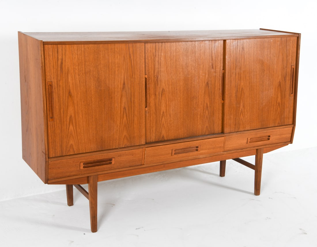 ATTR. SKOVBY DANISH TEAK SIDEBOARD C. 1970S (1 of 15)
