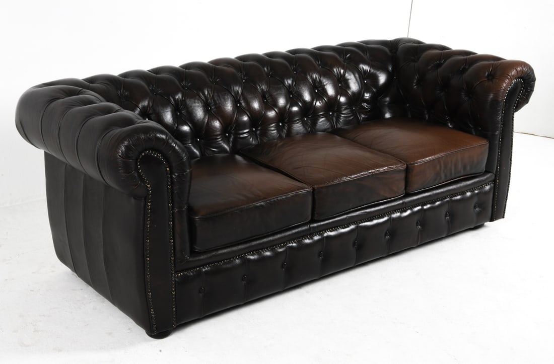 CHESTERFIELD STYLE LEATHER SOFA (1 of 10)