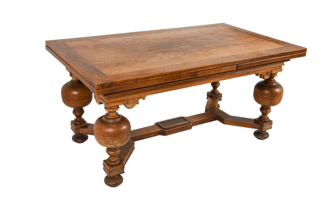 DANISH BAROQUE STYLE EXTENDING OAK DINING TABLE (1 of 19)