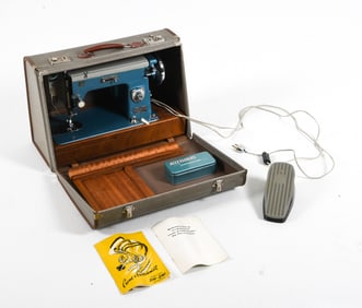 CROME & GOLDSCHMIDT ZIG-ZAG SEWING MACHINE & CASE