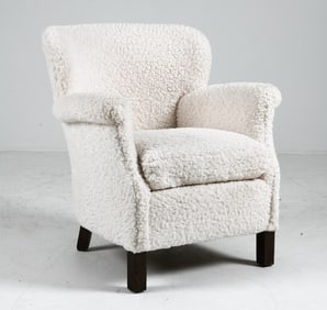 FRITZ HANSEN STYLE FAUX SHEARLING LOUNGE CHAIR