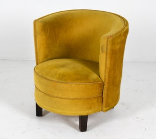 MID-CENTURY SCANDINAVIAN BARREL CHAIR C. 1950S