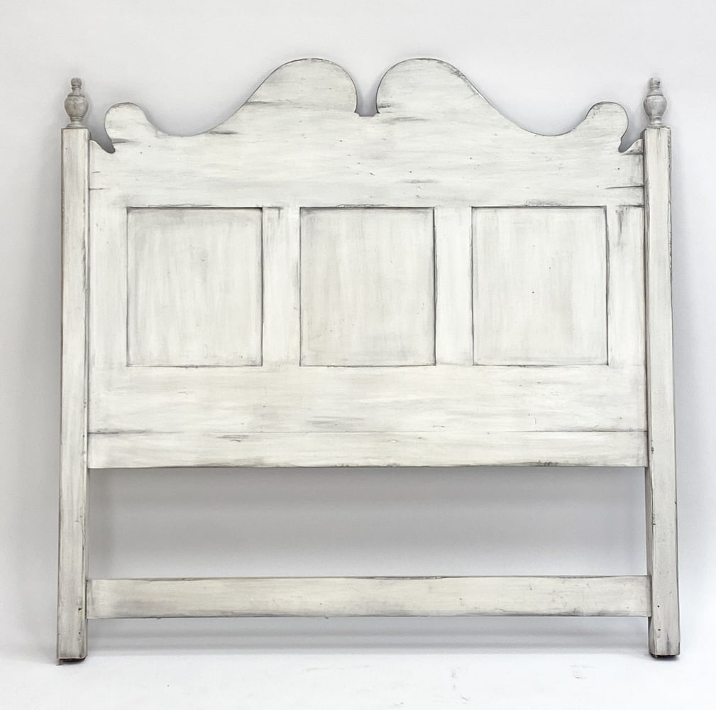 PAINTED PINE COUNTRY STYLE QUEEN SIZE HEADBOARD (1 of 10)