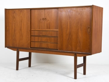 ATTR. HANS J. WEGNER DANISH TEAK SIDEBOARD C.1960S