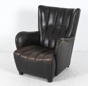 MANNER OF FRITZ HANSEN LEATHER EASY CHAIR C. 1950S