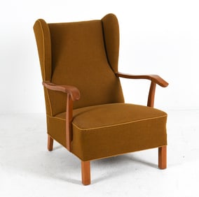 FRITZ HANSEN STYLE WINGBACK LOUNGE CHAIR C. 1950S
