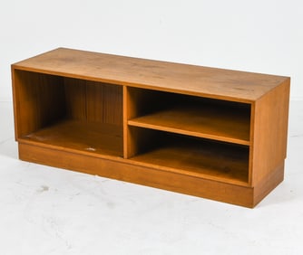 MANNER OF POUL HUNDEVAD TEAK BOOKCASE C. 1960S