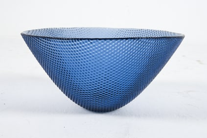 LARGE SCANDINAVAIN BLUE RIBBED ART GLASS BOWL