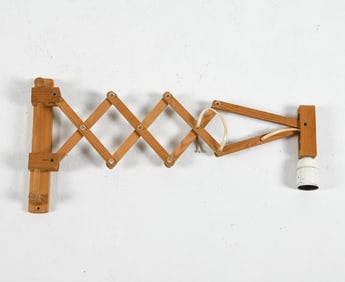 SCANDINAVIAN PINE SCISSOR LAMP C. 1970S