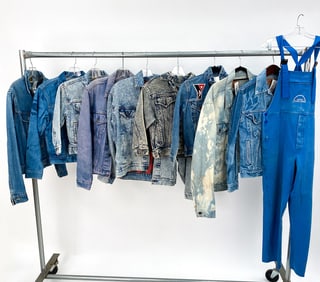 GROUPING INCL. DENIM JACKETS