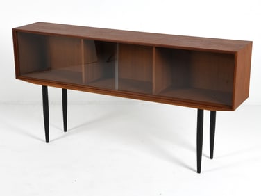 HUNDEVAD STYLE DANISH TEAK CABINET C. 1960S