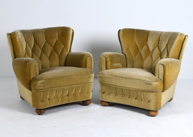 PAIR OF FRITZ HANSEN STYLE DANISH LOUNGE CHAIRS