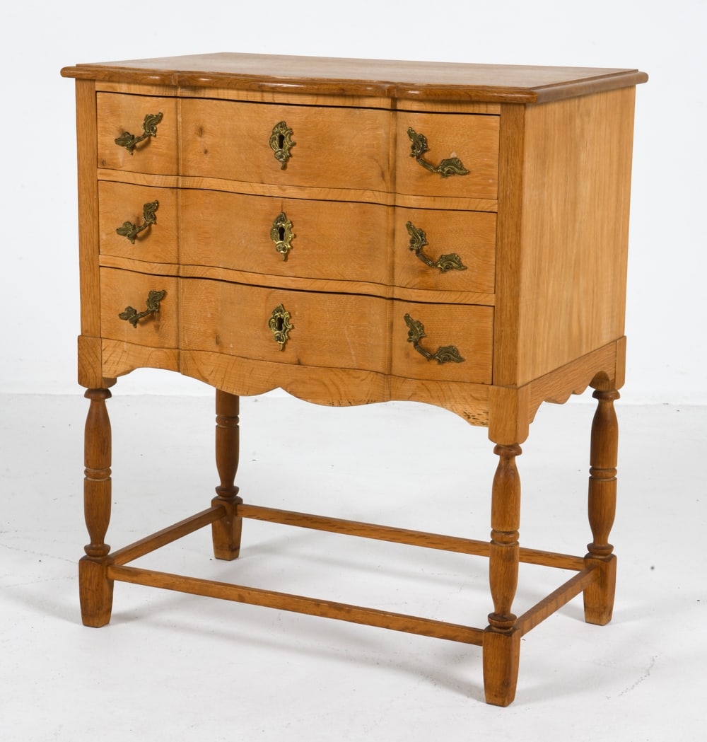 ATTR. HENNING KJAERNULF DANISH OAK SIDE CHEST (1 of 9)