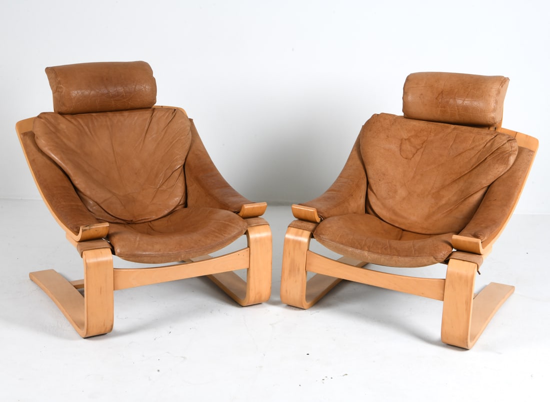 PAIR OF AKE FRIBYTTER "KROKEN" LOUNGE CHAIRS 1970S: For Nelo Mobelfabrik. Beech bentwood frame in cantilever design. Tan leather upholstery. Apparently unmarked. Sweden, circa 1970s. Dimensions: H 34.5" x W 29.75" x D 37.5" x Sh 13.75" Condition: Wear