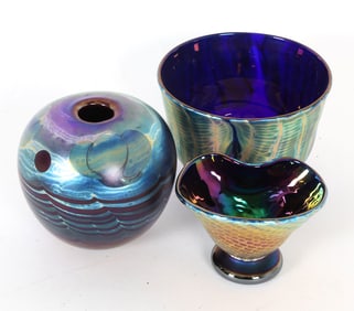 (3) GROUPING OF CONTEMPORARY ART GLASS