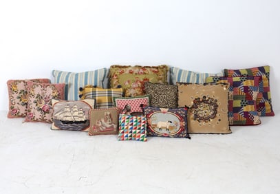 GROUPING OF DECORATIVE PILLOWS
