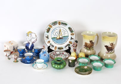DECORATIVE GROUPING INCL. PORCELAIN