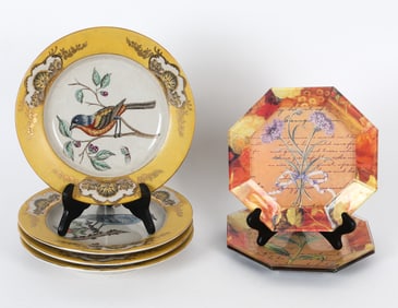 GROUPING OF DECORATIVE PLATES