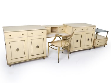 MID-CENTURY HOLLYWOOD REGENCY LACQUER VANITY