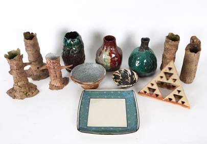 GROUPING OF STUDIO POTTERY