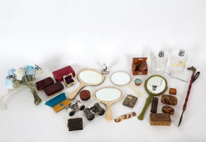 VINTAGE DECOR AND VANITY GROUPING