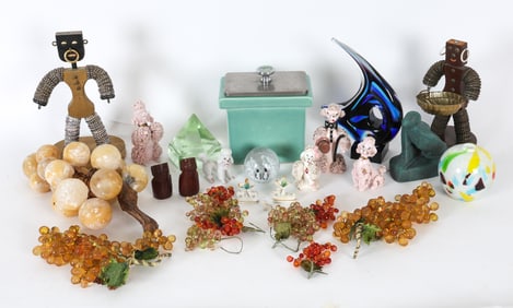 VINTAGE DECORATIVE GROUPING