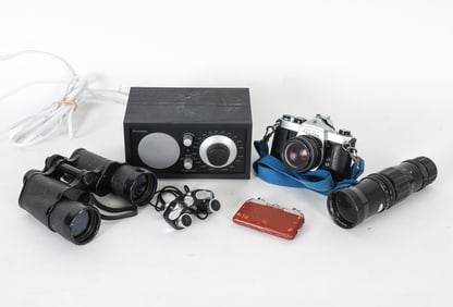 GROUPING INCL. CAMERA, BINOCULARS, ETC.