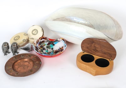 VINTAGE DECORATIVE GROUPING