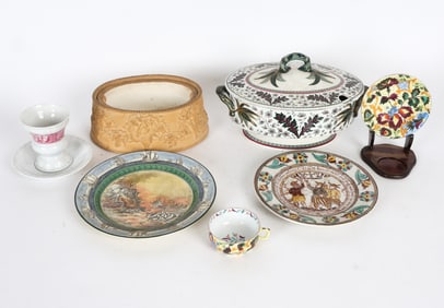 ANTIQUE AND DECORATIVE PORCELAIN GROUPING