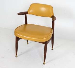 Dimensions: H 30.25" x W 23.5" x D 18.5" x SH 18". Condition: Some rubs to wood along edges. Minor