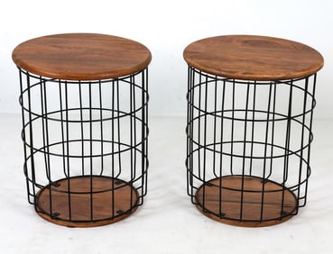 Contemporary. Dimensions: H 22" x Dia 18" Condition: Presents well overall.