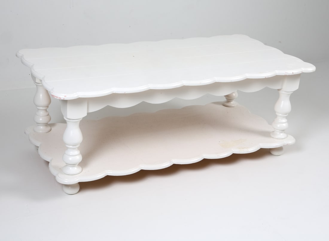 VINTAGE WHITE PAINTING PINE COFFEE TABLE (1 of 10)