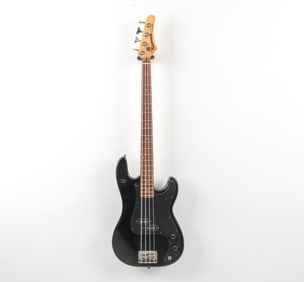 P-Bass reproduction. Model LB-11/BK. Dimensions: L 44.5" x W 13.5". Action at 12th fret 1/8".