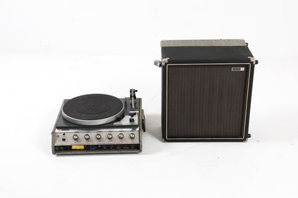High quality powered turntable. Features Swiss-made Lenco turntable mechanism. A Shure hi-fidelity