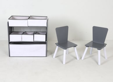 GROUPING OF DELTA CHILDRENS ROOM FURNITURE