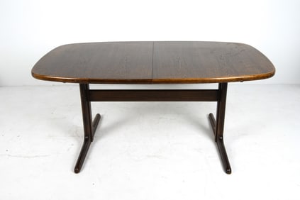 SKOVBY DANISH OAK EXTENDING DINING TABLE C. 1970S