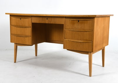 MANNER OF GUNNAR NIELSEN OAK WRITING DESK C. 1970S