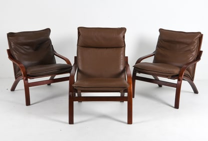 ATTR STOUBY BEECH & LEATHER LOUNGE CHAIRS GROUPING