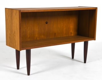 STYLE OF BORGE MOGENSEN TEAK BOOKCASE C. 1970S
