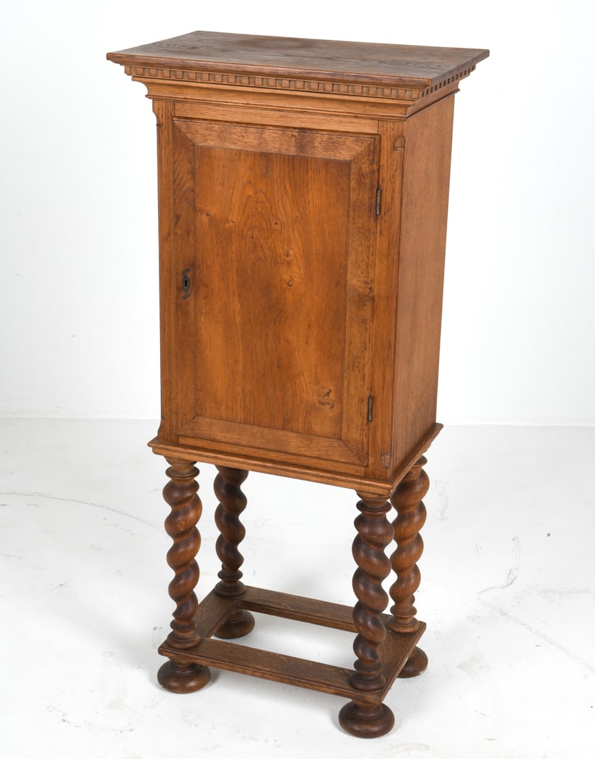 BAROQUE STYLE SCANDINAVIAN OAK CABINET (1 of 18)