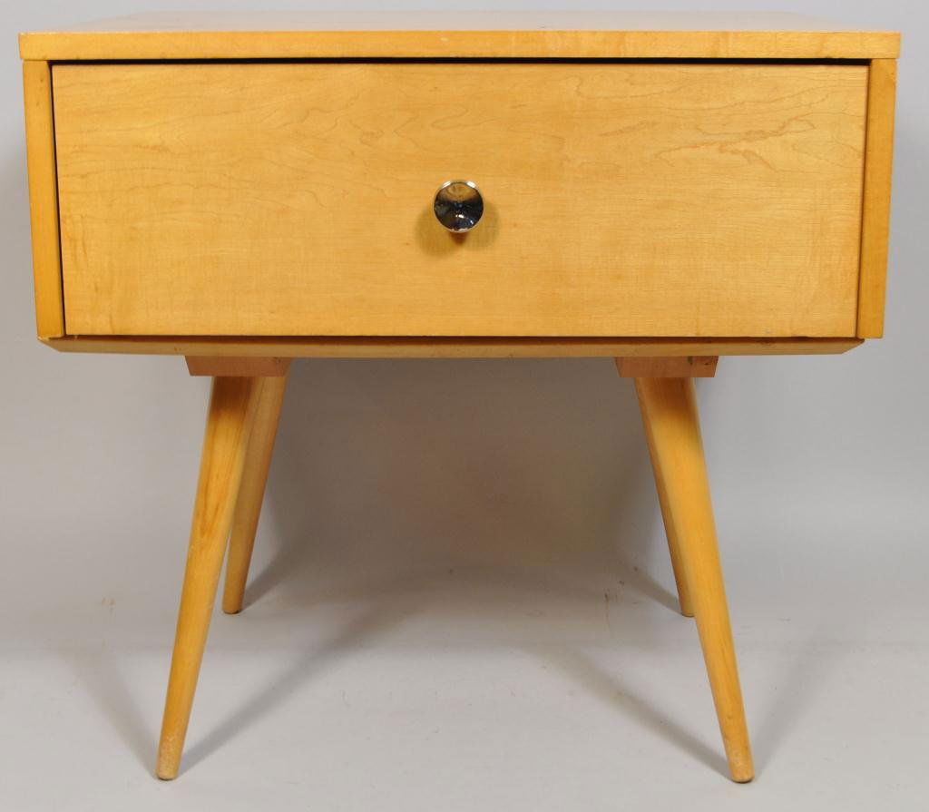 PAUL MCCOBB PLANNER GROUP END TABLE: replaced pull. Dimensions: H 23.5" x W 24" x D 18" Condition: very good